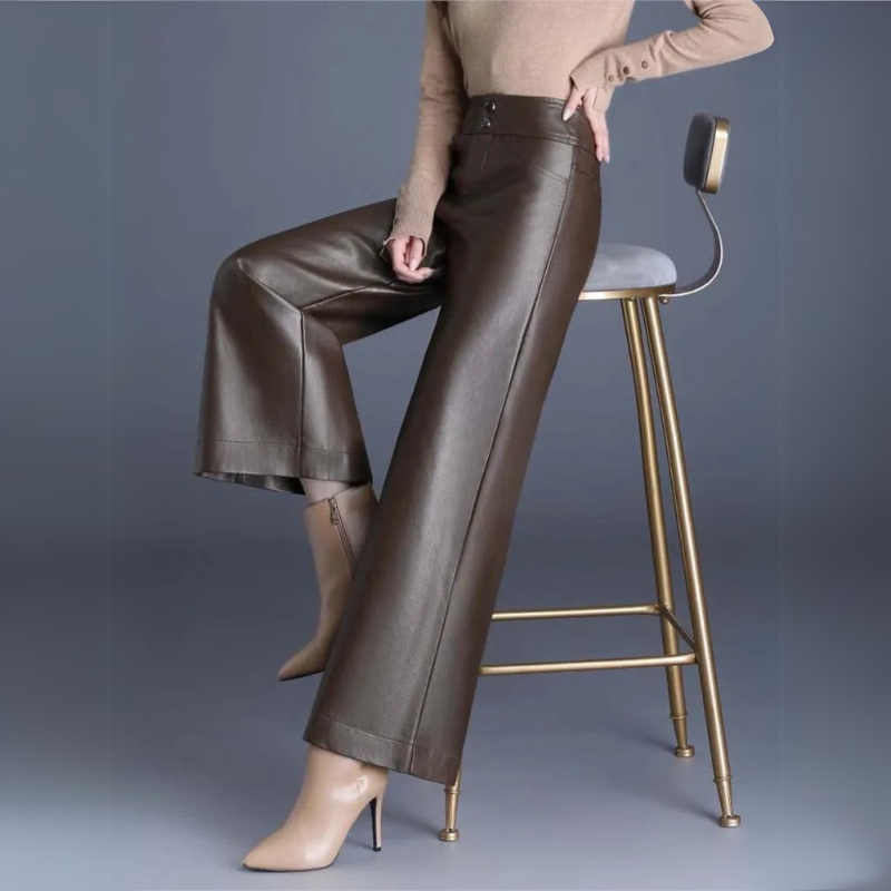 Aria - Enganliegende Lederhose