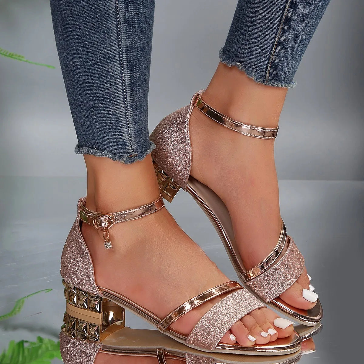 Almut – Zeitlose orthopädische Sandalen