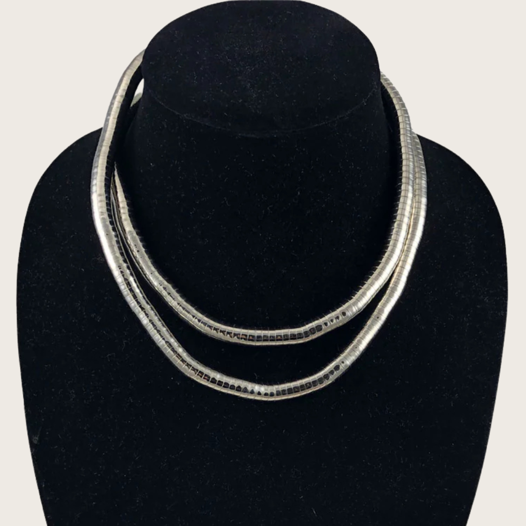 Daphne™ Statement-Kette mit kunstvollem Knoten-Design