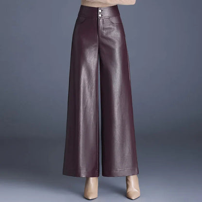 Aria - Enganliegende Lederhose